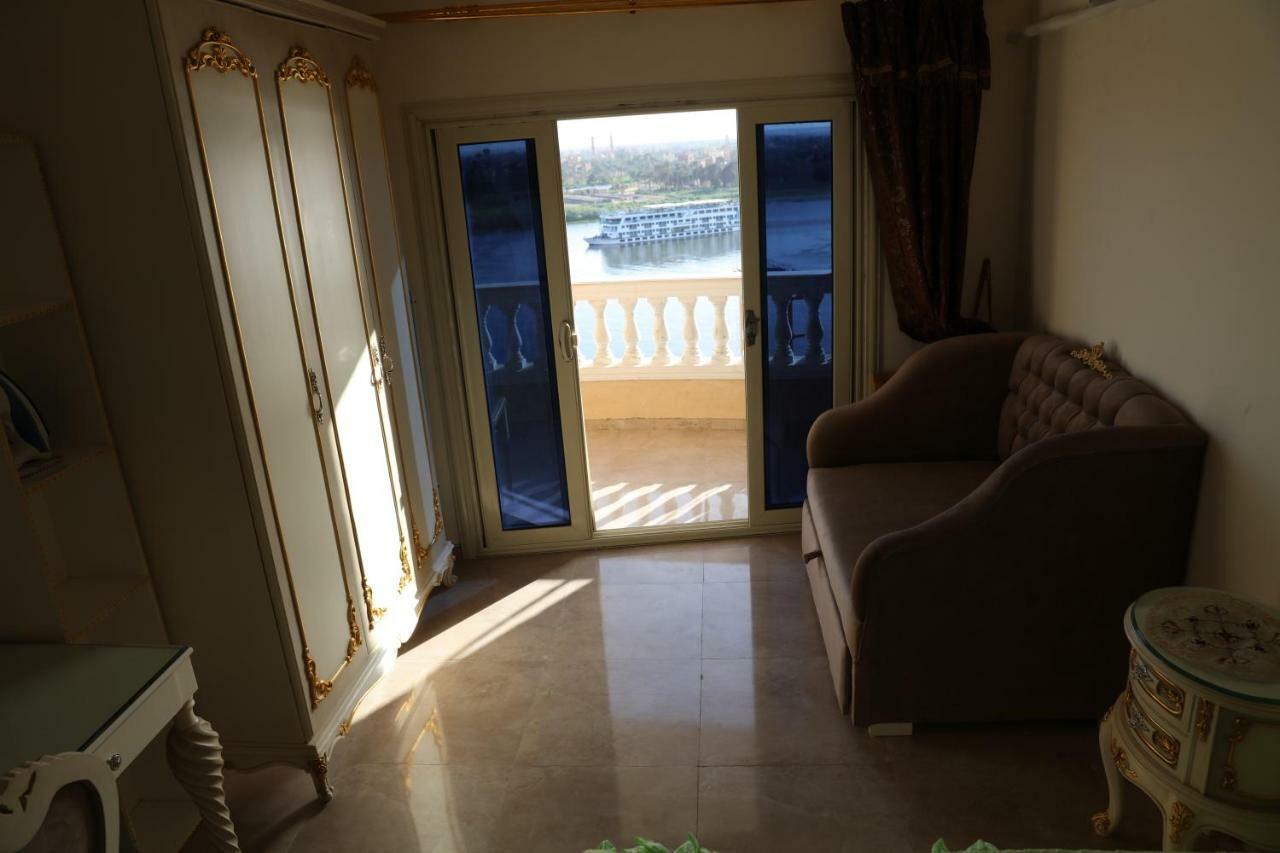Maadi, Direct Nile River View From All Rooms Каир Экстерьер фото