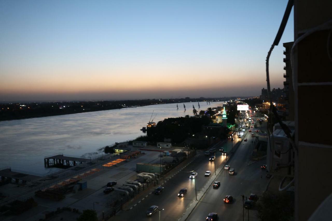 Maadi, Direct Nile River View From All Rooms Каир Экстерьер фото